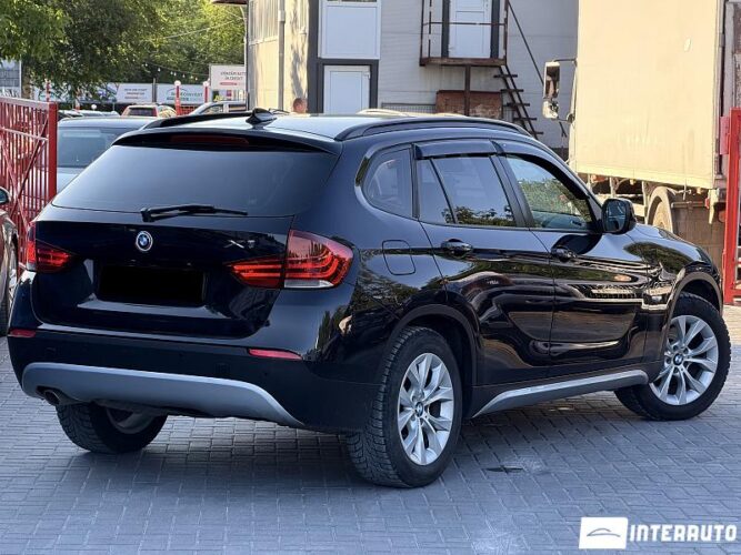 BMW X1 2.0D 33 bmw X1 2.0D 2012
