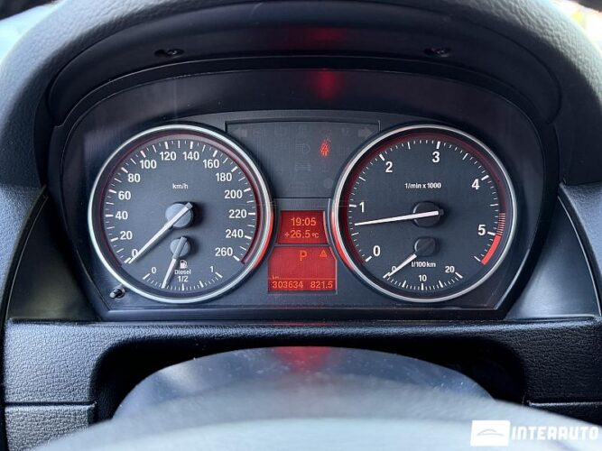 BMW X1 2.0D 39 bmw X1 2.0D 2012
