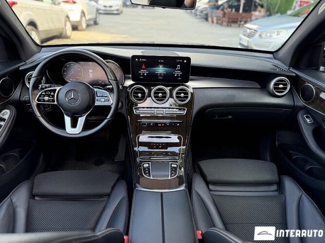 Mercedes GLC 200 44 mercedes GLC 200 2019