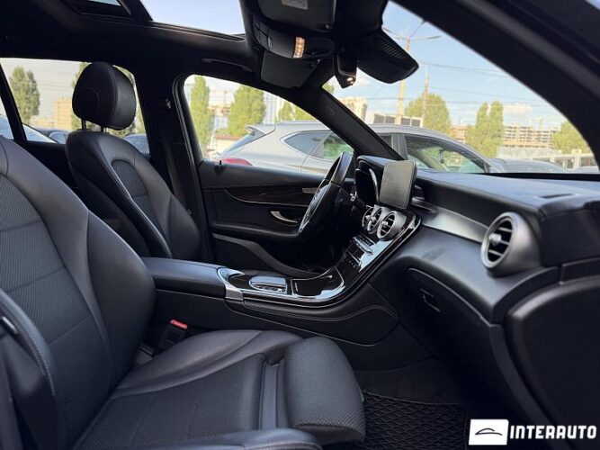 Mercedes GLC 200 46 mercedes GLC 200 2019