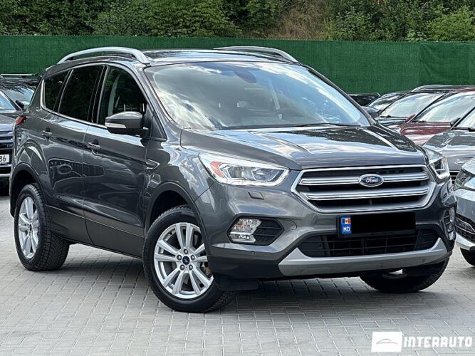 Ford Kuga 2016 doar la InterAuto