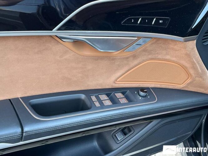 Audi S8 44 audi S8 2020