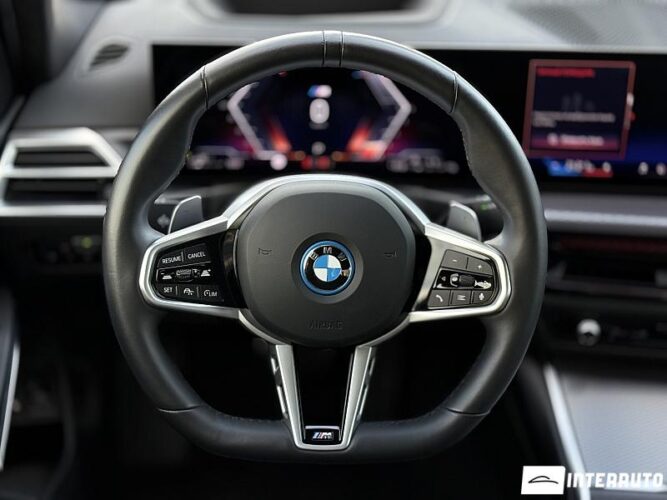 bmw 330E 2025