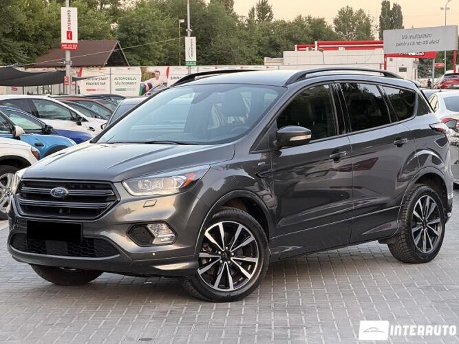 Ford Kuga 2017 doar la InterAuto