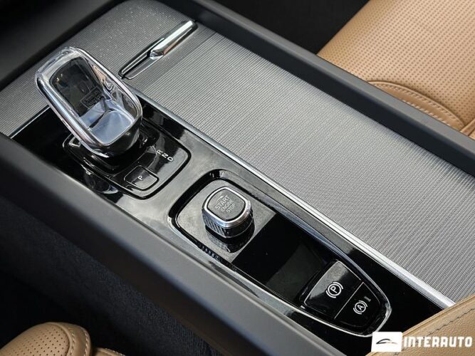 volvo XC 60 2021