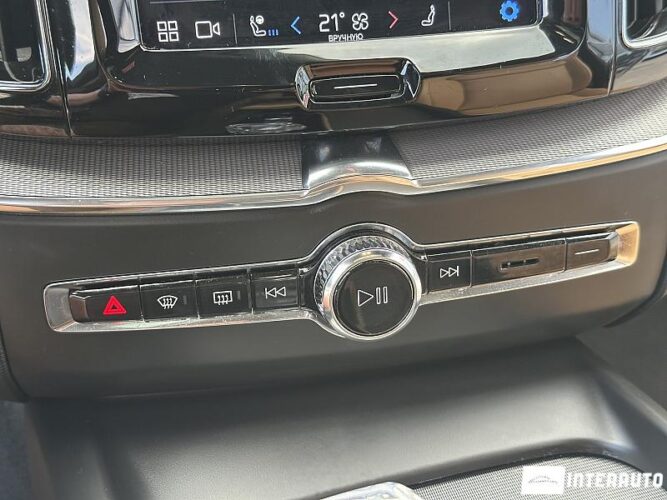 volvo XC 60 2021