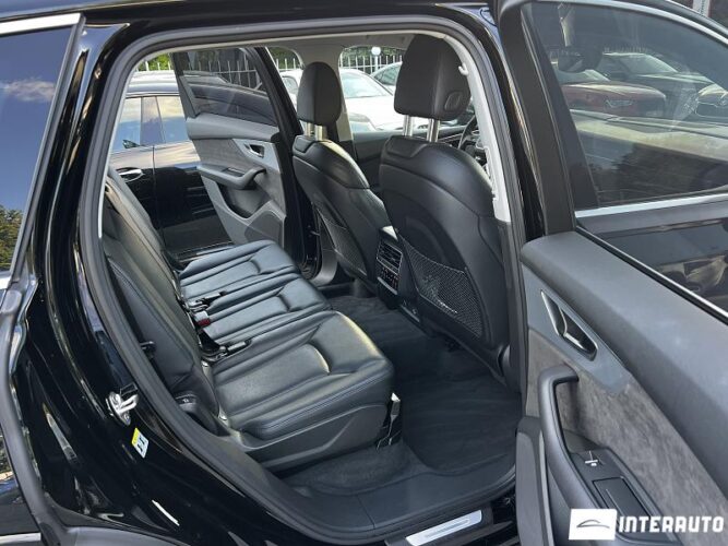 Audi Q7 42 audi Q7 2020