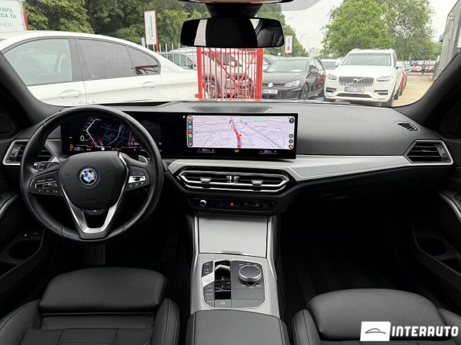 bmw 330E 2022