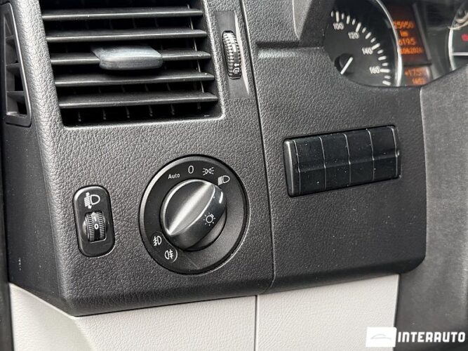 Mercedes Sprinter 33 mercedes Sprinter 2011