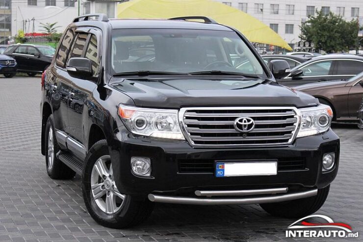 Toyota Land Cruiser 2012 doar la InterAuto