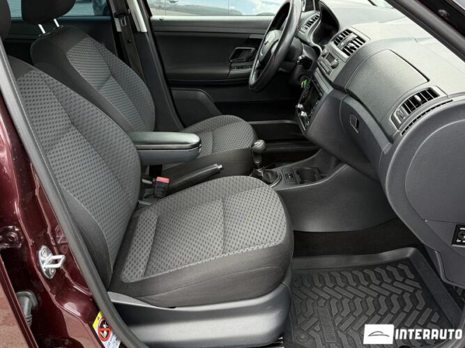 Skoda Fabia 44 skoda Fabia 2012