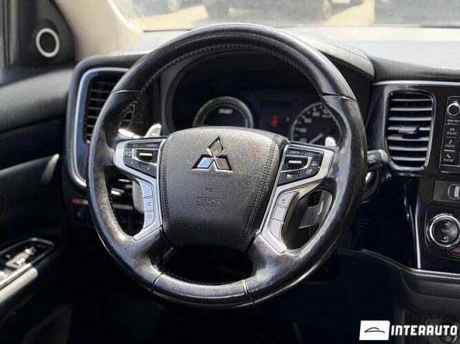 mitsubishi Outlander 2015