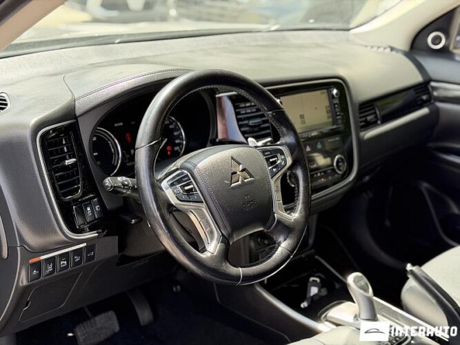 mitsubishi Outlander 2015