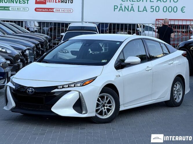 Toyota Prius 2017 doar la InterAuto