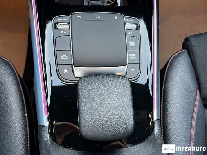 Mercedes GLB 250 44 mercedes GLB 250 2021