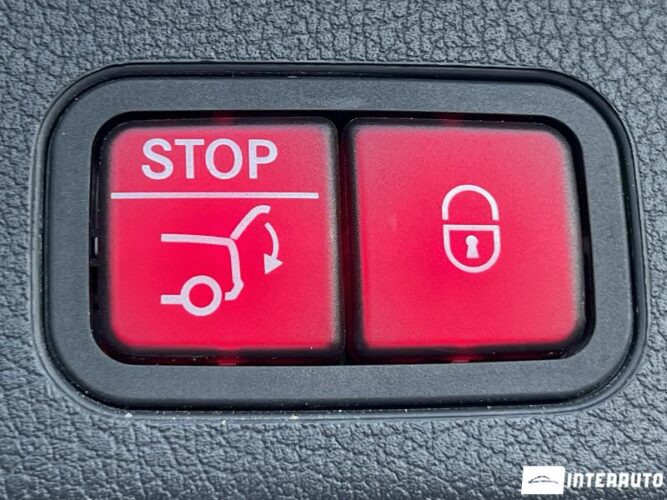 Mercedes GLB 250 52 mercedes GLB 250 2021
