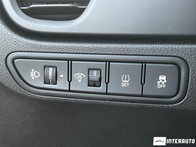 Kia Rio X-Line 36 kia Rio X-Line 2021