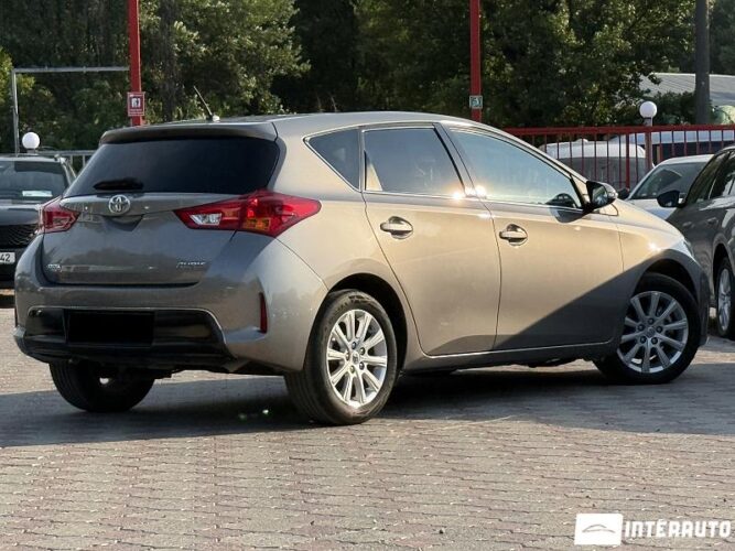 toyota Auris 2014
