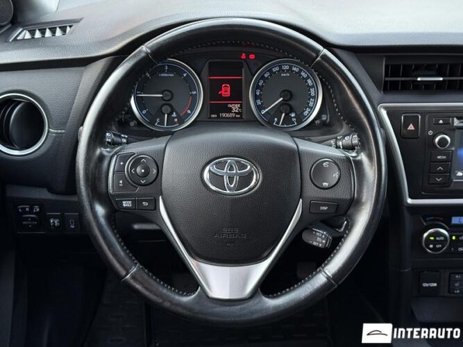 toyota Auris 2014