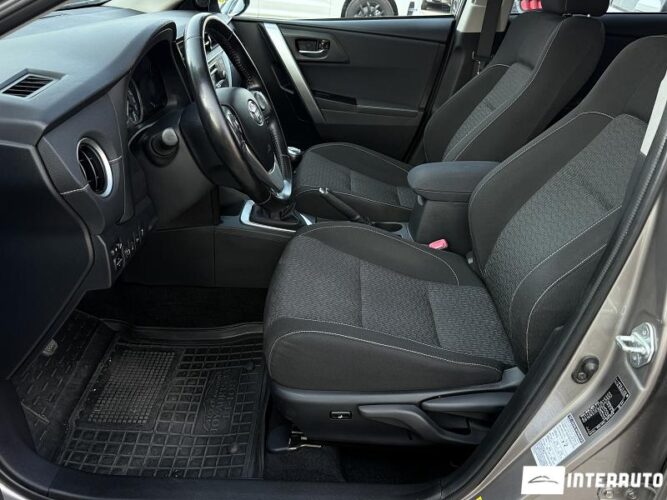 toyota Auris 2014