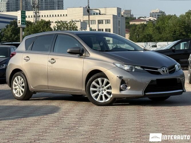 toyota Auris 2014