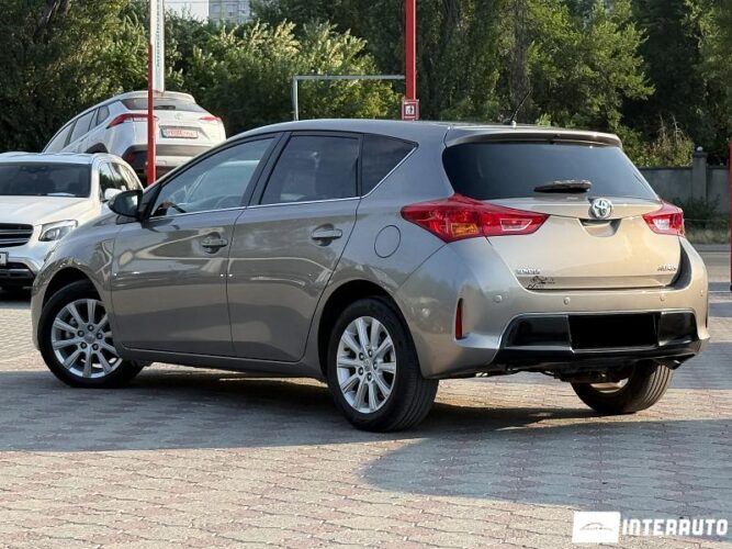 toyota Auris 2014