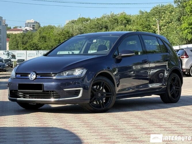 Volkswagen Golf GTE 2015 doar la InterAuto