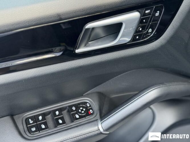 Porsche Cayenne E-Hybrid 41 porsche Cayenne E-Hybrid 2019
