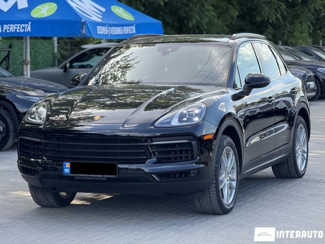 Porsche Cayenne E-Hybrid 2019 doar la InterAuto
