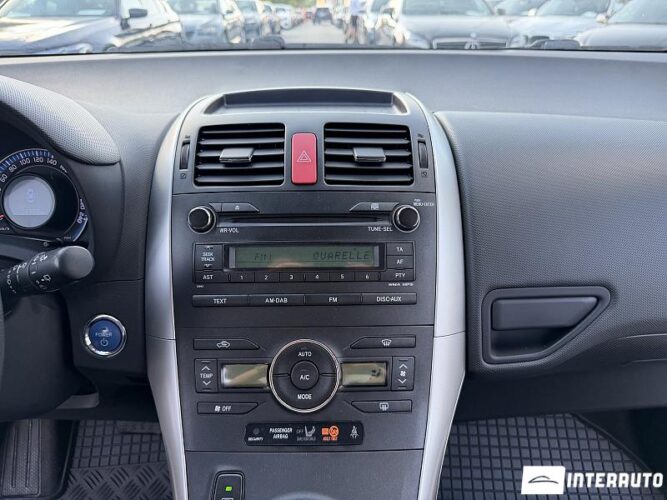 Toyota Auris 39 toyota Auris 2011