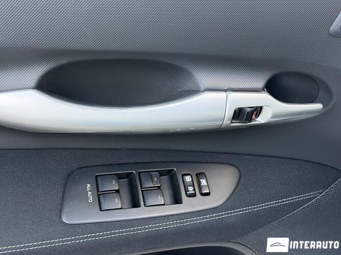 Toyota Auris 42 toyota Auris 2011