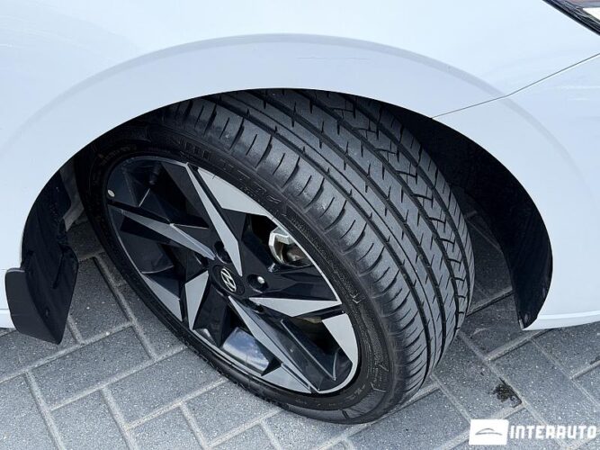 hyundai Elantra 2022