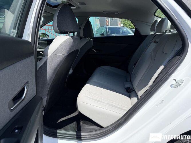 hyundai Elantra 2022