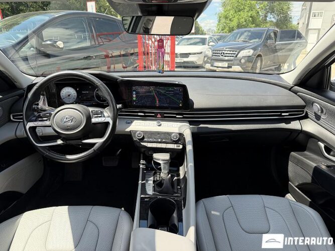 hyundai Elantra 2022