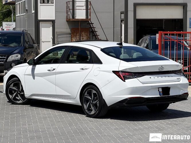 hyundai Elantra 2022