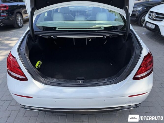 Mercedes E 220 47 mercedes E 220 2017