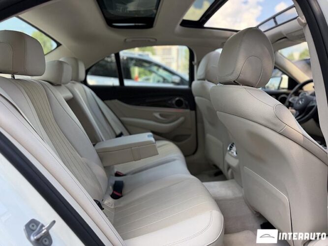 Mercedes E 220 44 mercedes E 220 2017