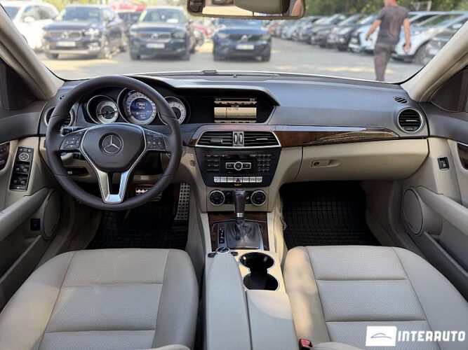 Mercedes C 250 46 mercedes C 250 2014