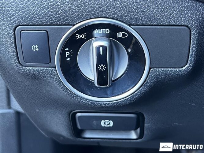 Mercedes GLA 180 41 mercedes GLA 180 2015