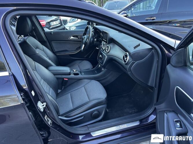 Mercedes GLA 180 33 mercedes GLA 180 2015