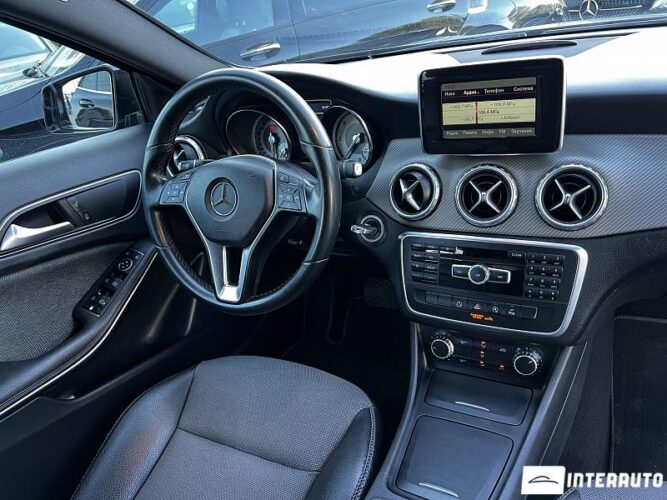Mercedes GLA 180 32 mercedes GLA 180 2015