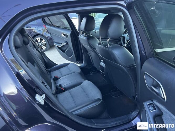 Mercedes GLA 180 34 mercedes GLA 180 2015