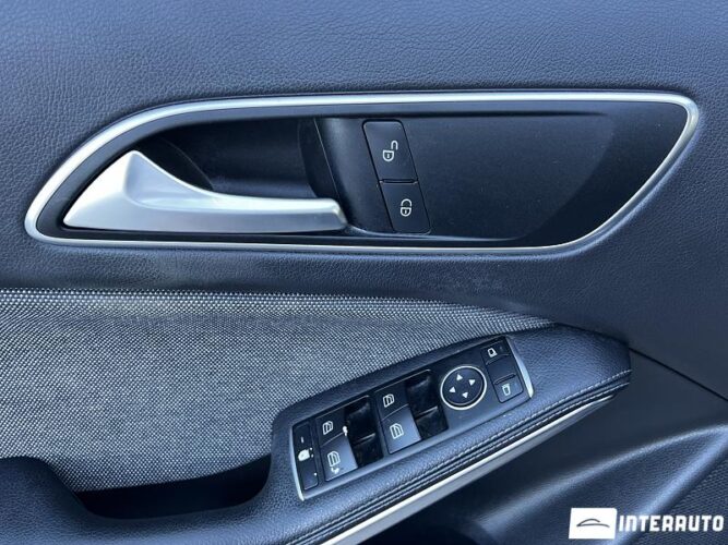 Mercedes GLA 180 40 mercedes GLA 180 2015