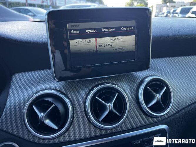 Mercedes GLA 180 38 mercedes GLA 180 2015
