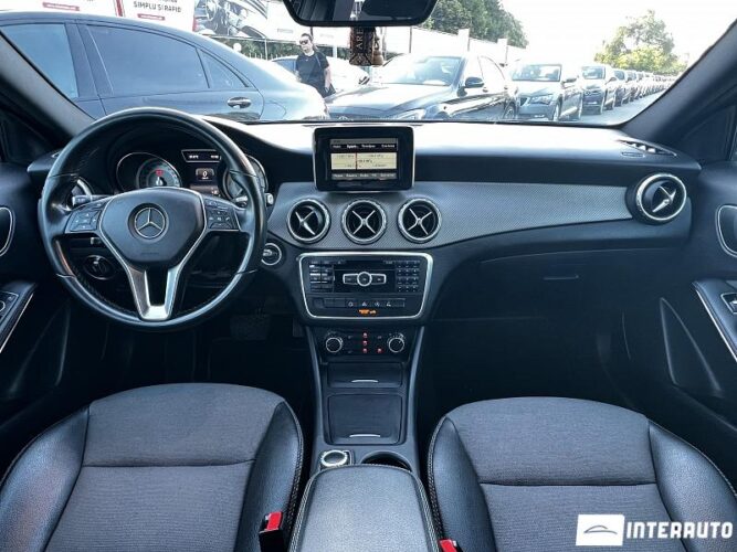 Mercedes GLA 180 36 mercedes GLA 180 2015