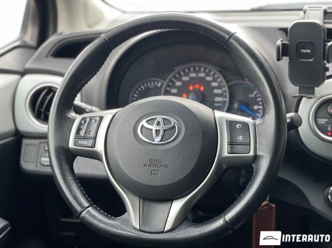 Toyota Yaris 37 toyota Yaris 2012