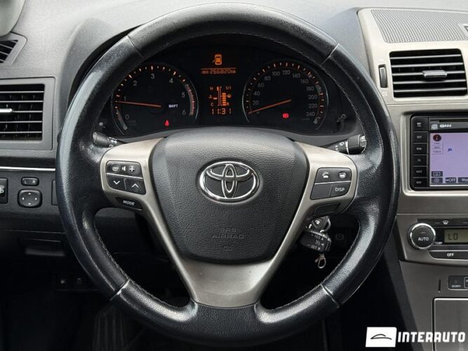 toyota Avensis 2011
