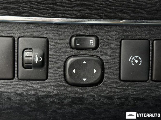 toyota Avensis 2011