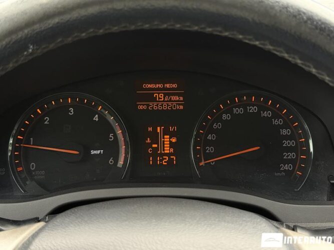 toyota Avensis 2011