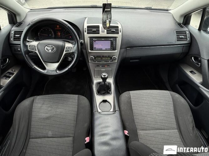 toyota Avensis 2011